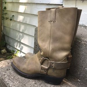 Sandy leather FRYE motorcycle boots
